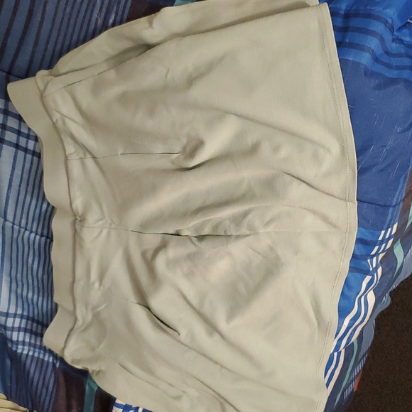 Mint pleated tennis skirt size XL - Picture 3 of 4